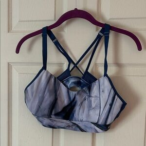 Marble-Print Strappy Sports Bra in Navy and Gray